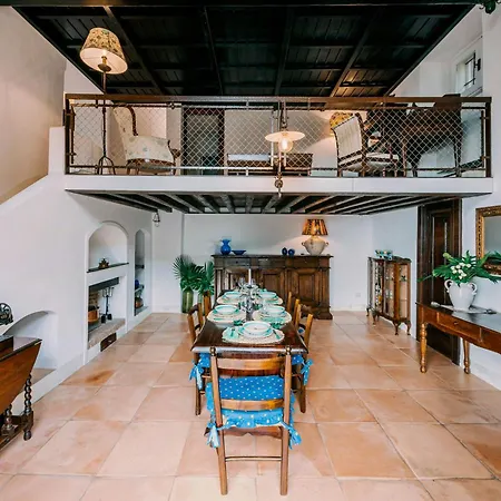 Historic In Maiori's Lemon Grove Ferienhaus *