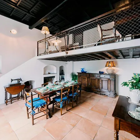 Historic In Maiori's Lemon Grove Ferienhaus *